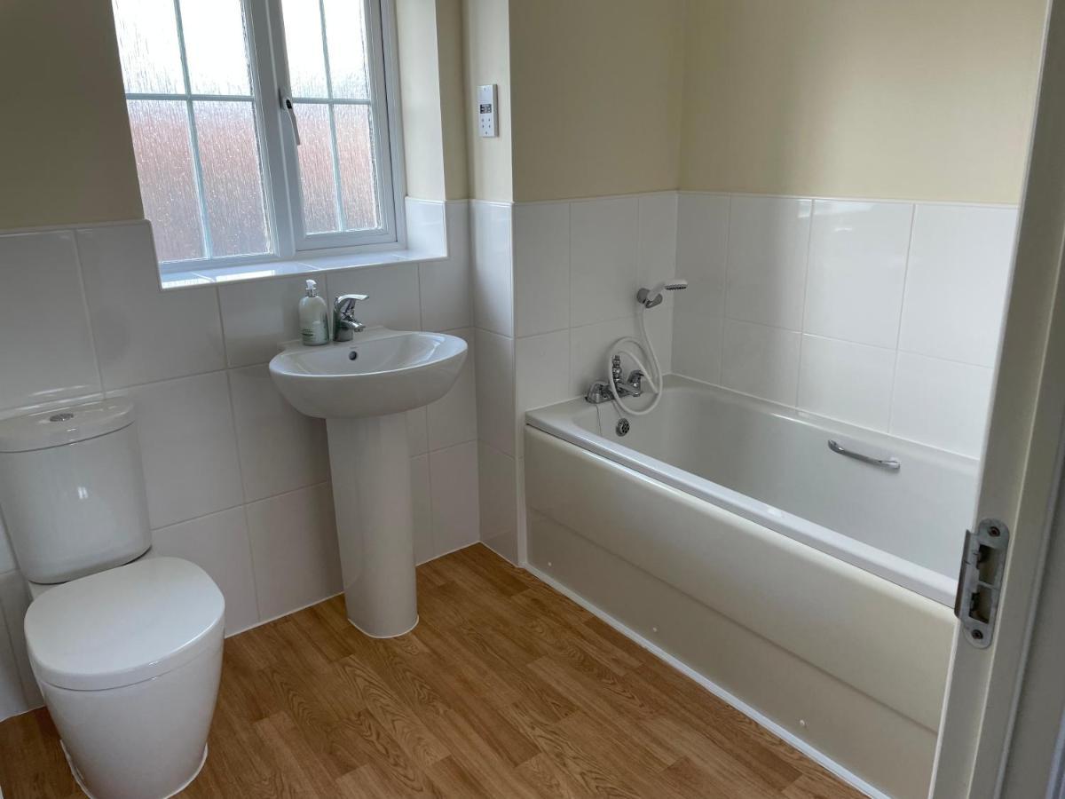 Stunning Large Detached Gloucester, 4 Beds, 3 Bedroom, 2 Bathroom Property, Nr Chelt, The Docks And Quays Sleeps 6 Экстерьер фото