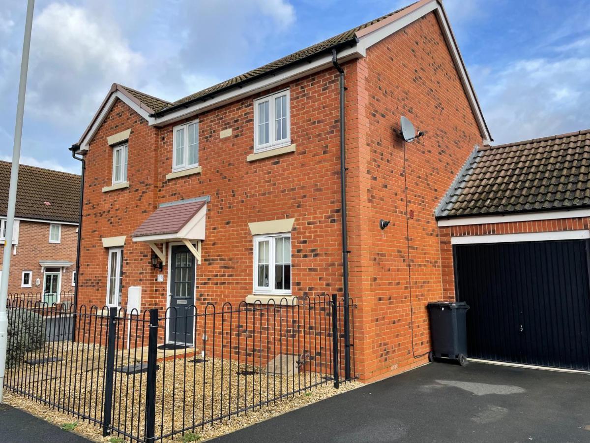 Stunning Large Detached Gloucester, 4 Beds, 3 Bedroom, 2 Bathroom Property, Nr Chelt, The Docks And Quays Sleeps 6 Экстерьер фото